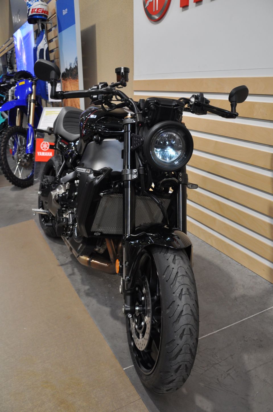 YAMAHA XSR 900 3