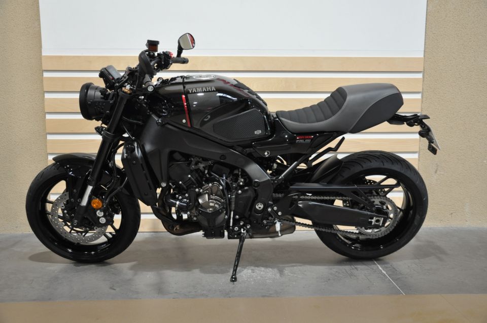 YAMAHA XSR 900 5