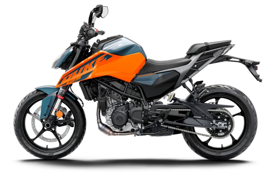 KTM 125 DUKE ABS 28