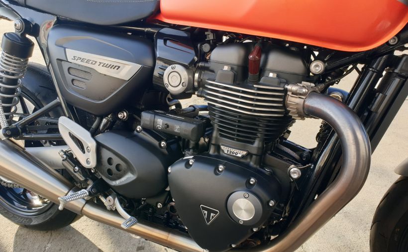 TRIUMPH SPEED TWIN 1200 10