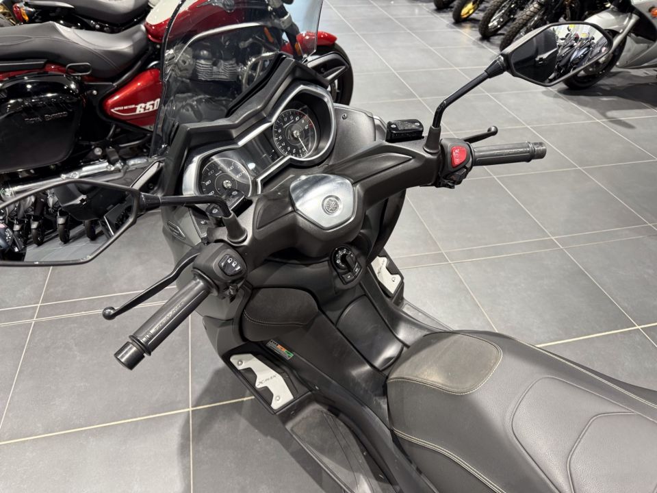 YAMAHA XMAX 125 TECH MAX 10