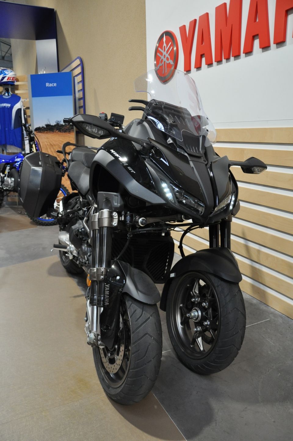 YAMAHA Niken GT 890 2