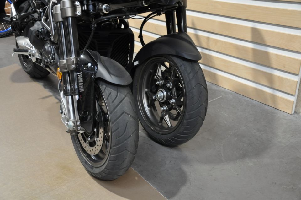 YAMAHA Niken GT 890 3