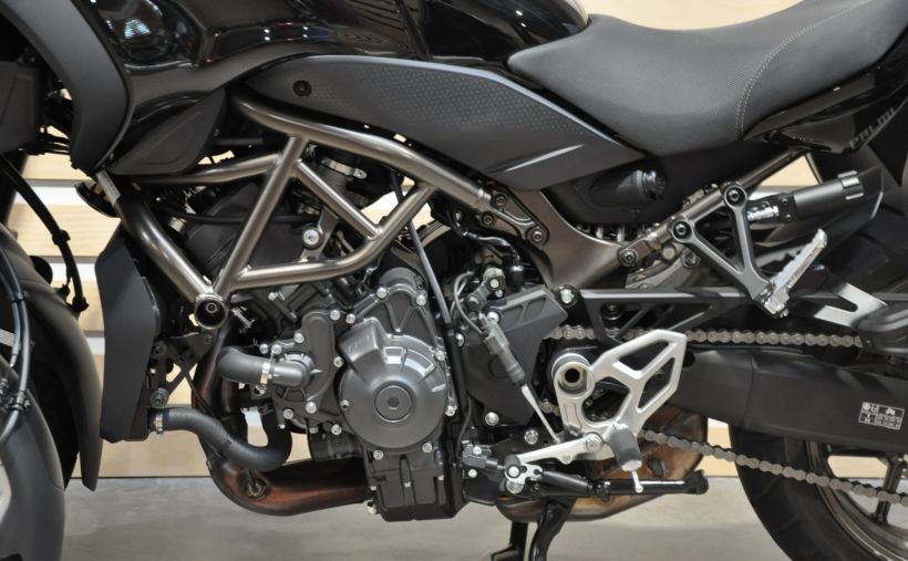 YAMAHA Niken GT 890 5
