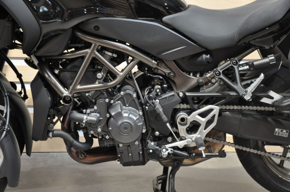 YAMAHA Niken GT 890 5