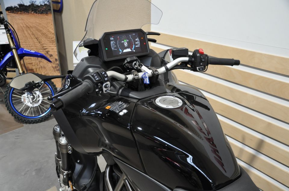YAMAHA Niken GT 890 8