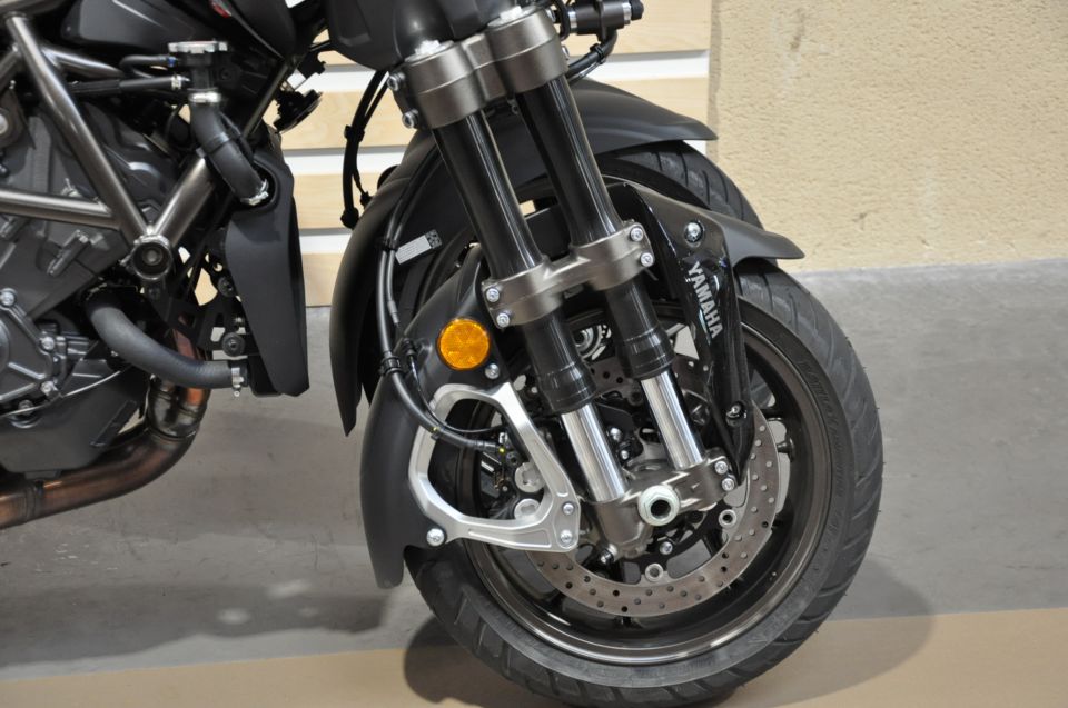 YAMAHA Niken GT 890 10