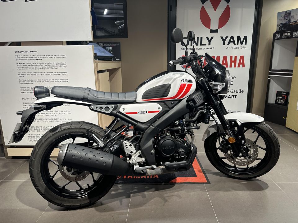 YAMAHA XSR 125 1