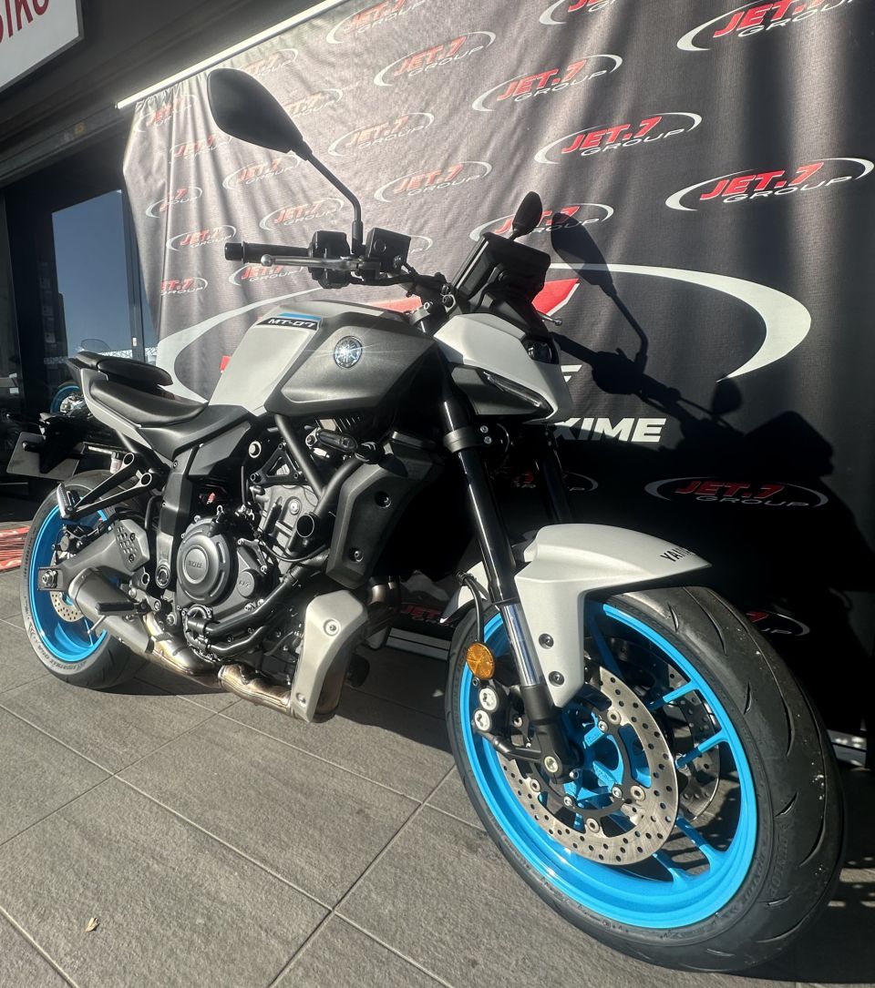 YAMAHA MT-07 1