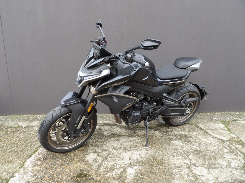 CF MOTO 800 nk advanced 6
