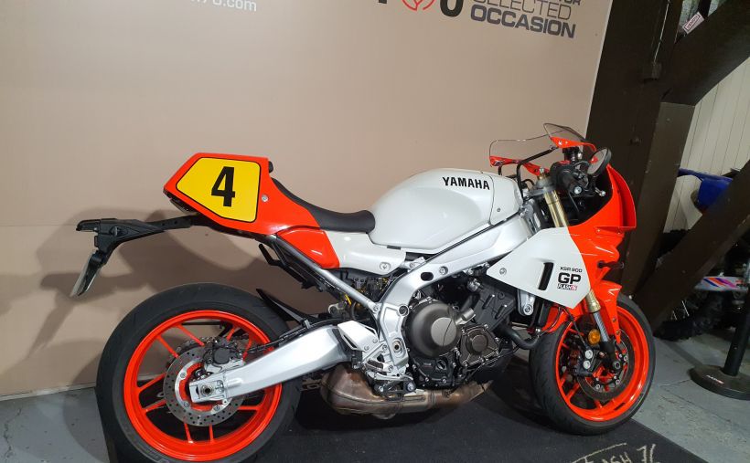 YAMAHA XSR 900 GP 3