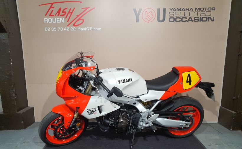 YAMAHA XSR 900 GP 1