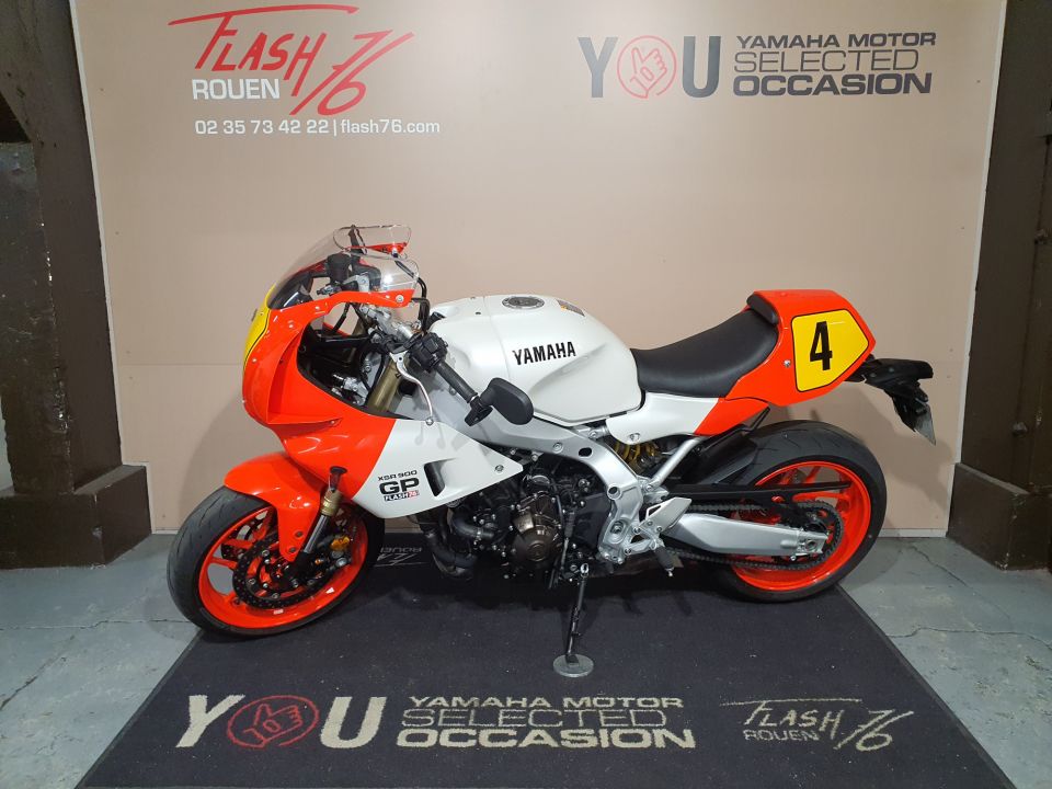 YAMAHA XSR 900 GP 1