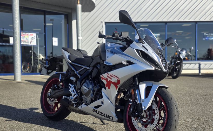 SUZUKI GSX-8R 0