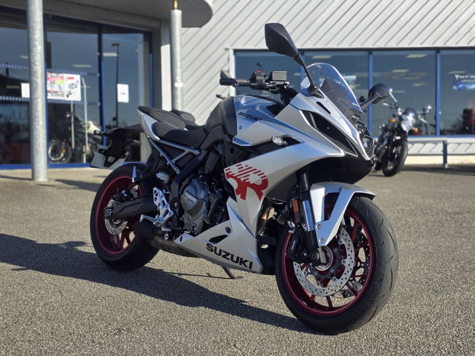 SUZUKI GSX-8R 0