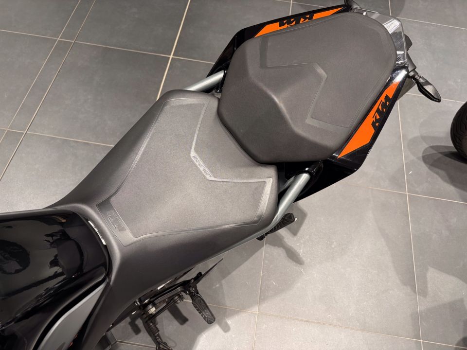 KTM 125 DUKE ABS 15