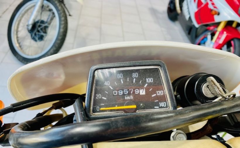 YAMAHA TT 250R 5