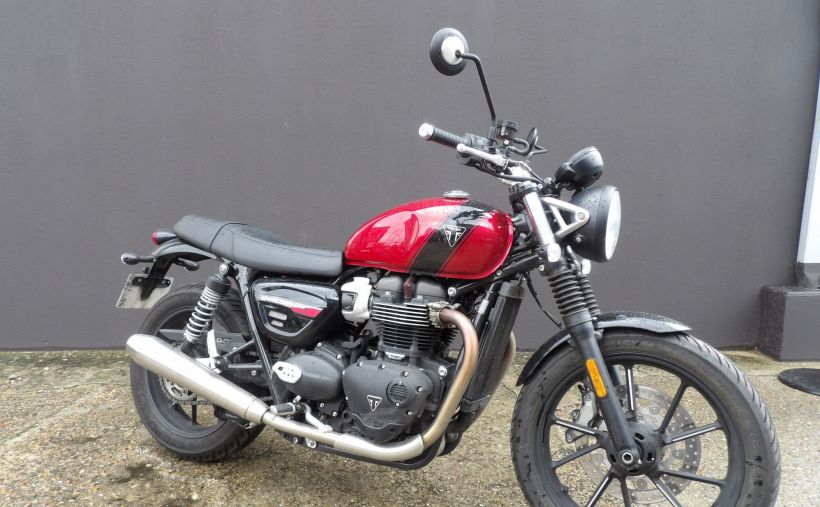 TRIUMPH SPEED TWIN 900 2