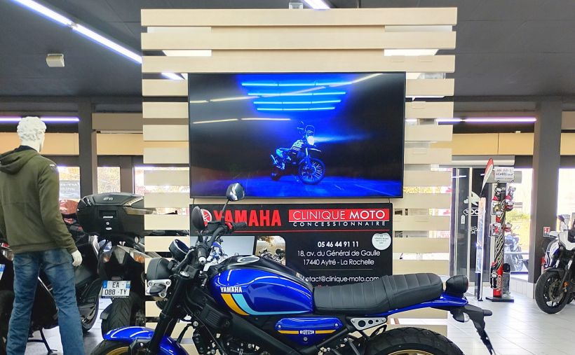 YAMAHA XSR 125 2