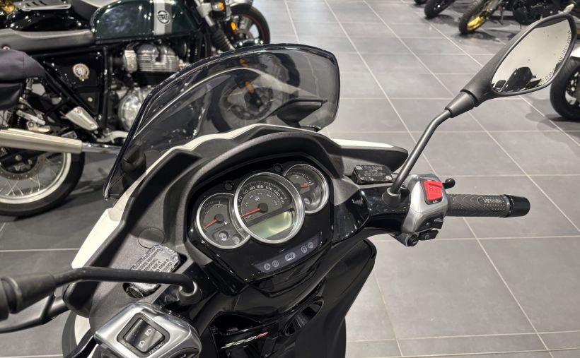 PIAGGIO MP3 300LT YOURBAN 10