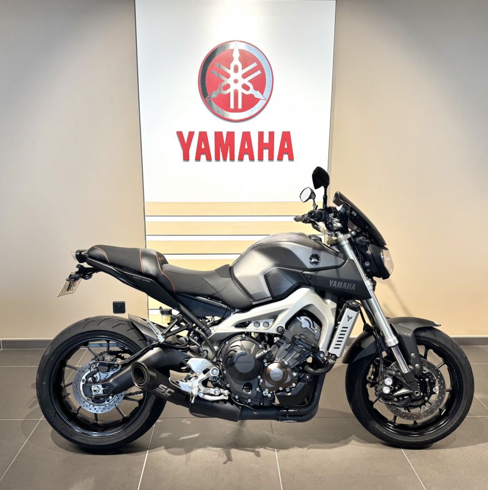YAMAHA MT-09 1