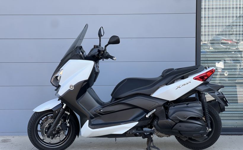 YAMAHA X-MAX 400 3