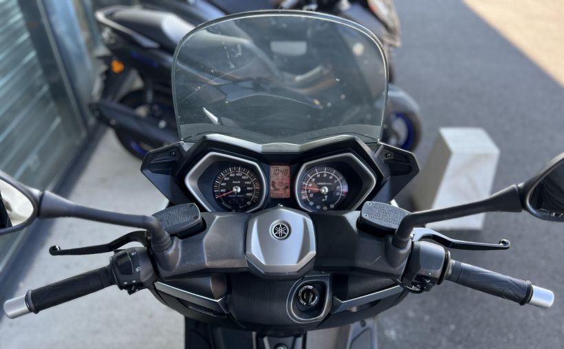 YAMAHA X-MAX 400 6