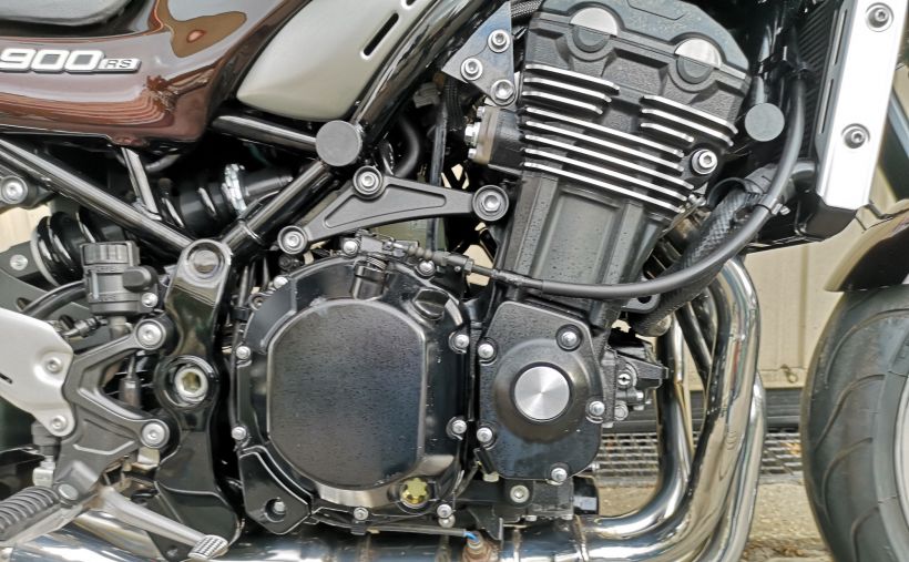 KAWASAKI Z 900 RS 8