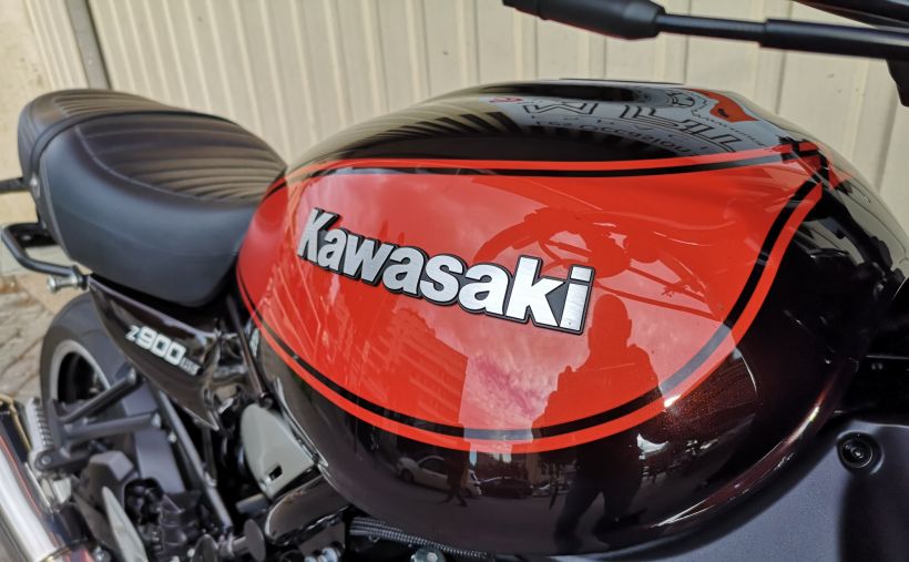 KAWASAKI Z 900 RS 4