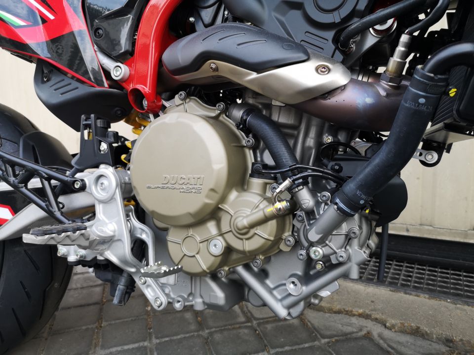 DUCATI HYPERMOTARD 4