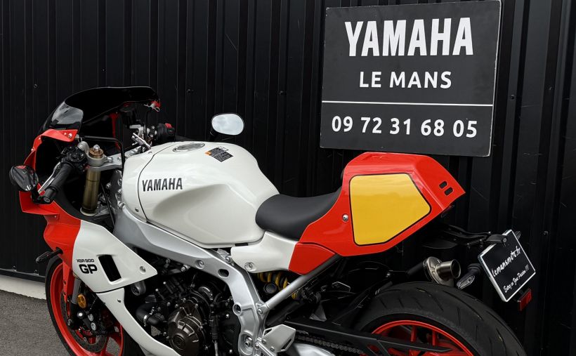 YAMAHA XSR 900 GP 2