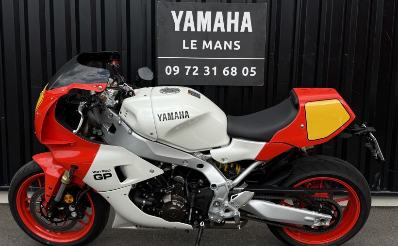 YAMAHA XSR 900 GP 1