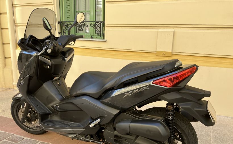 YAMAHA X-MAX 125 12