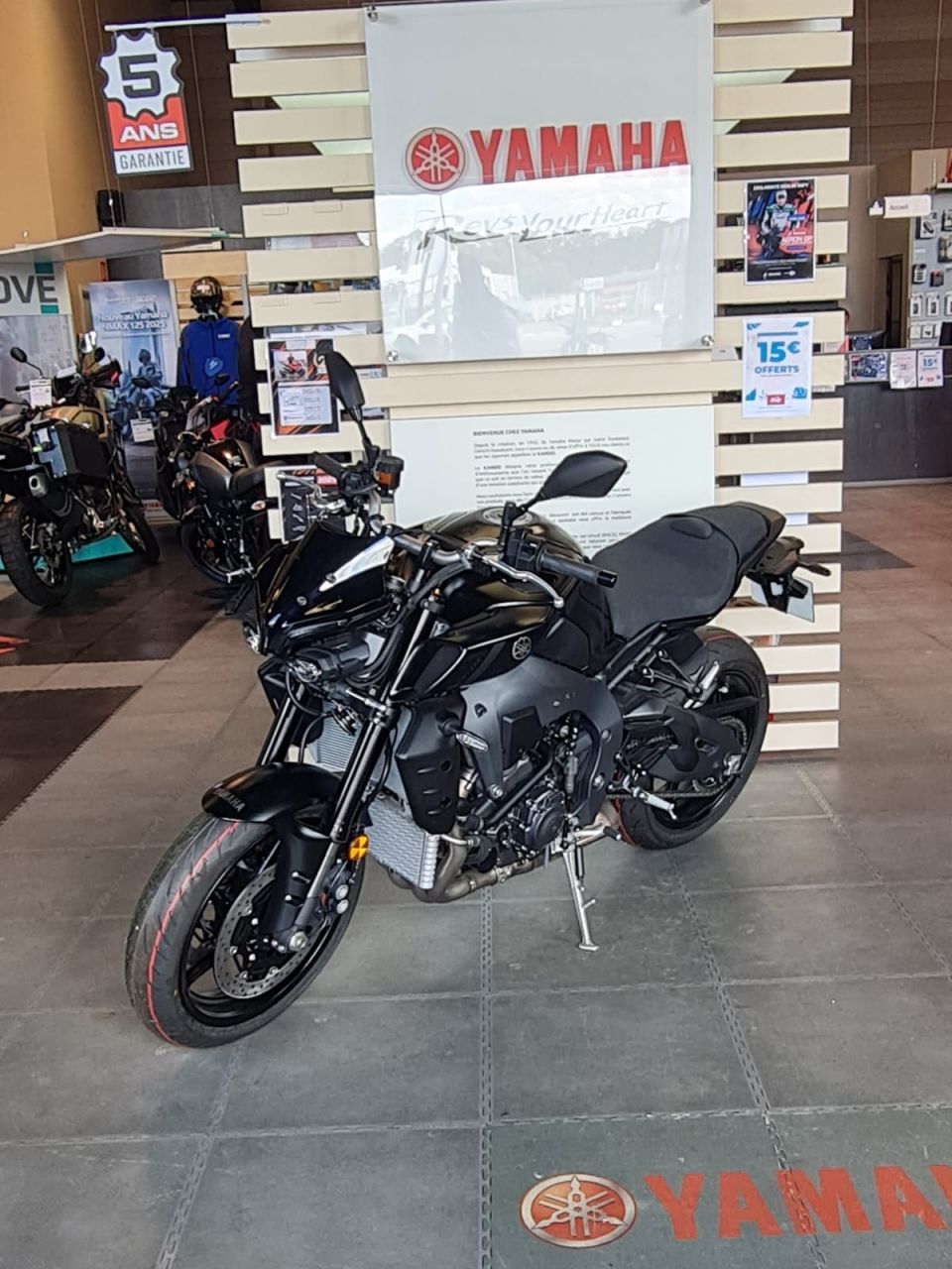 YAMAHA MT-10 1