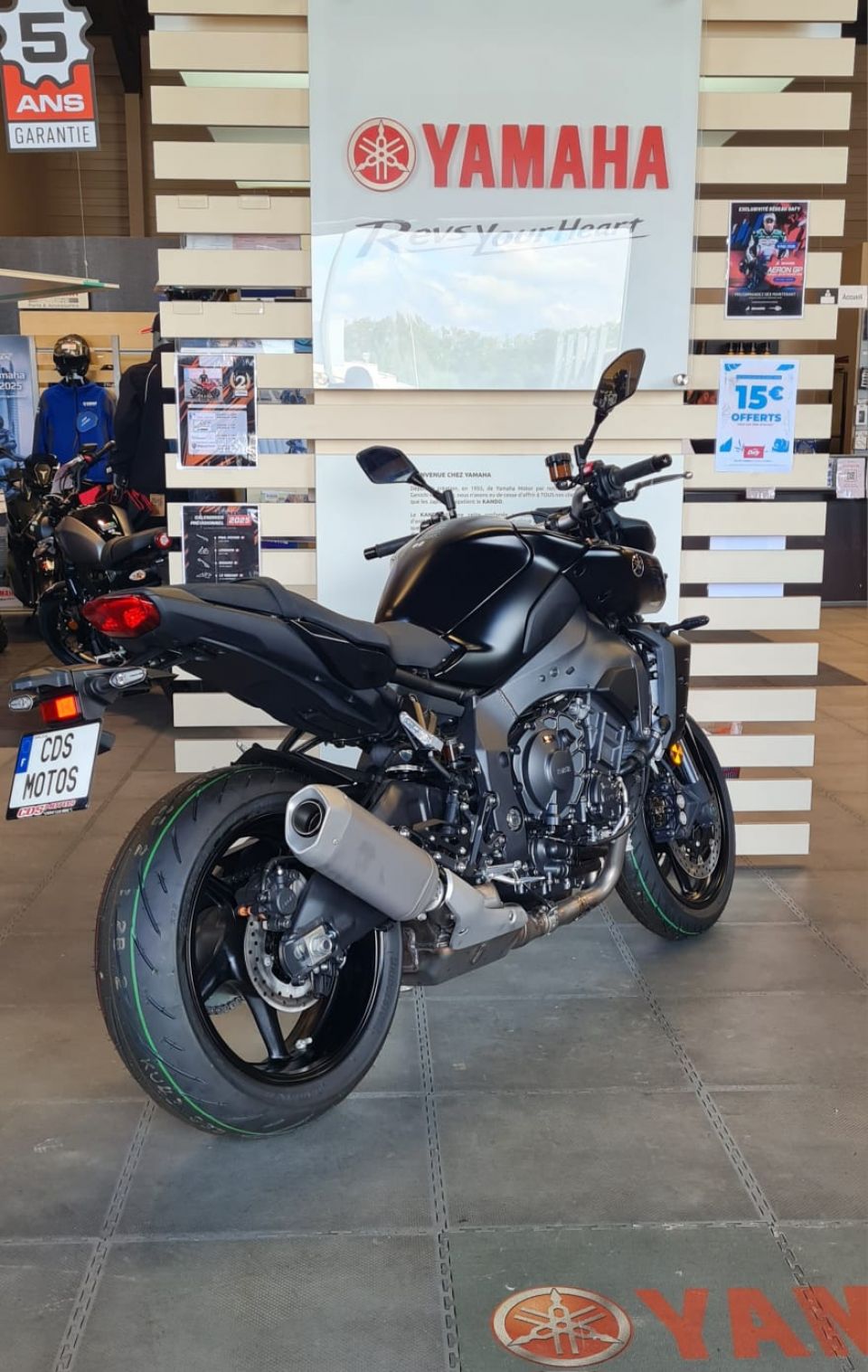 YAMAHA MT-10 5