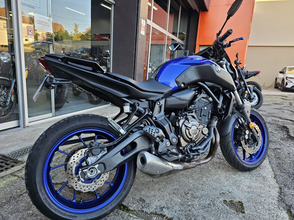 YAMAHA MT-07 (47.5CV) 8