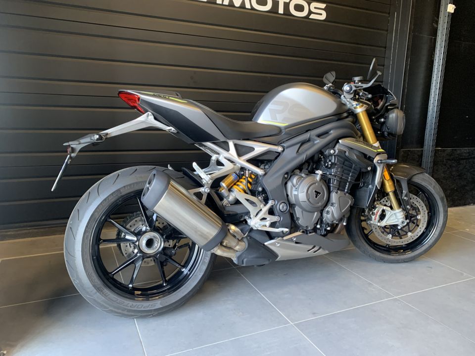 TRIUMPH SPEED TRIPLE 1200 RS 12