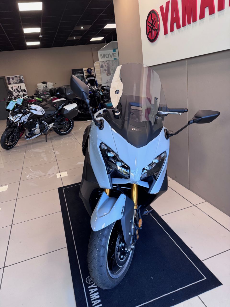 YAMAHA XP T-MAX 560 TECH MAX 8