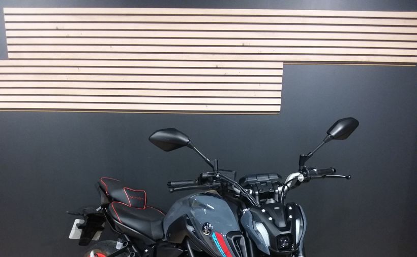 YAMAHA MT-07 1
