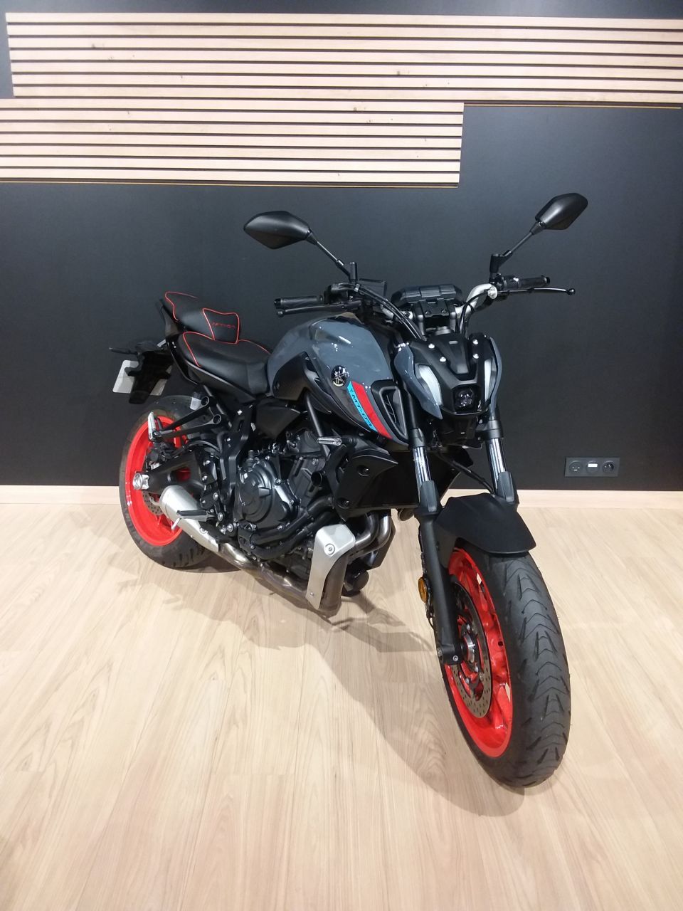 YAMAHA MT-07 1