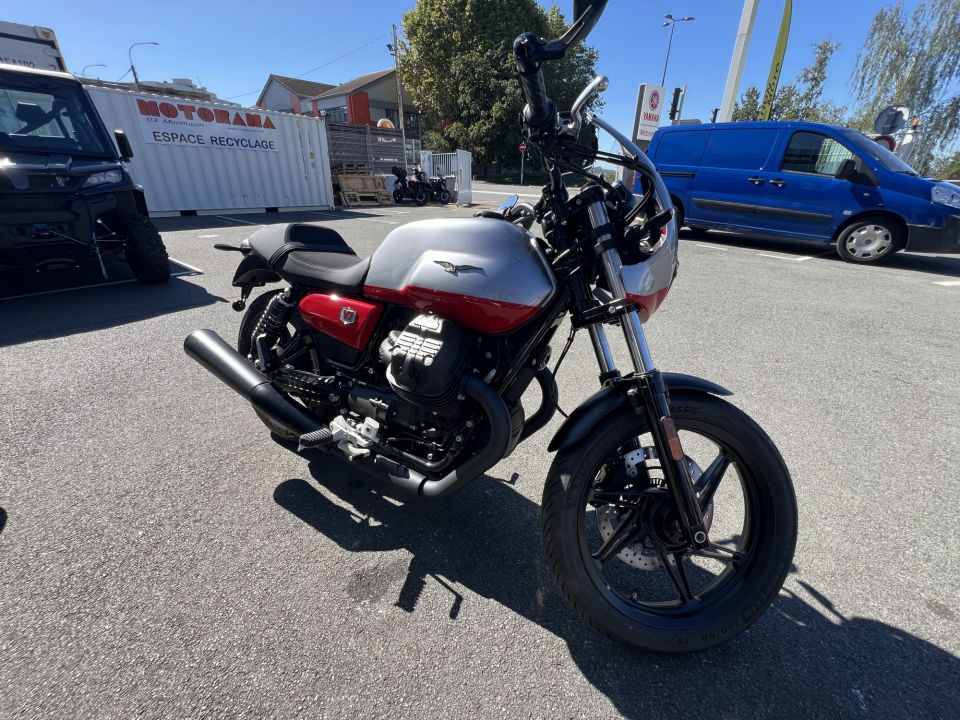 MOTO GUZZI V7 STONE 33