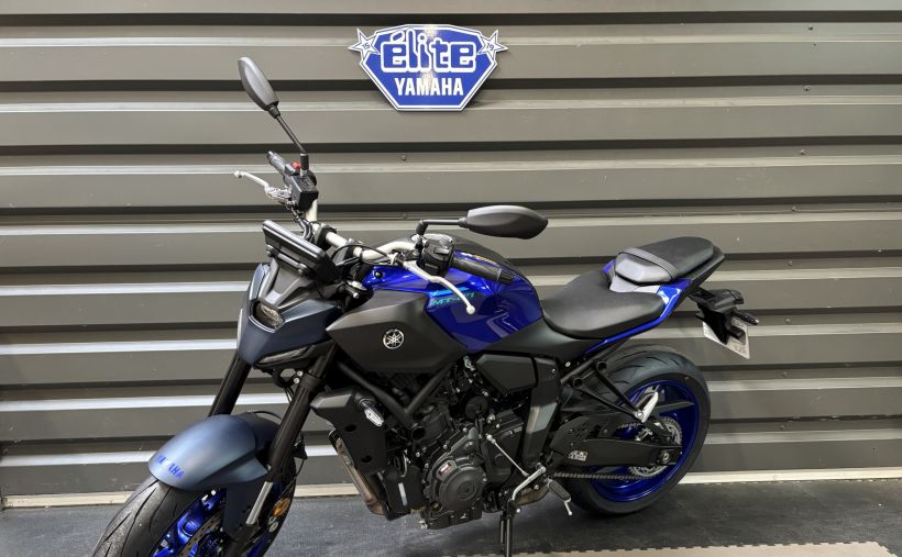 YAMAHA MT-07 3