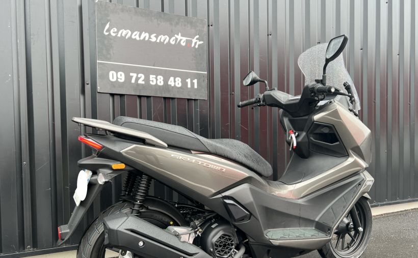 KYMCO SKYTOWN 2