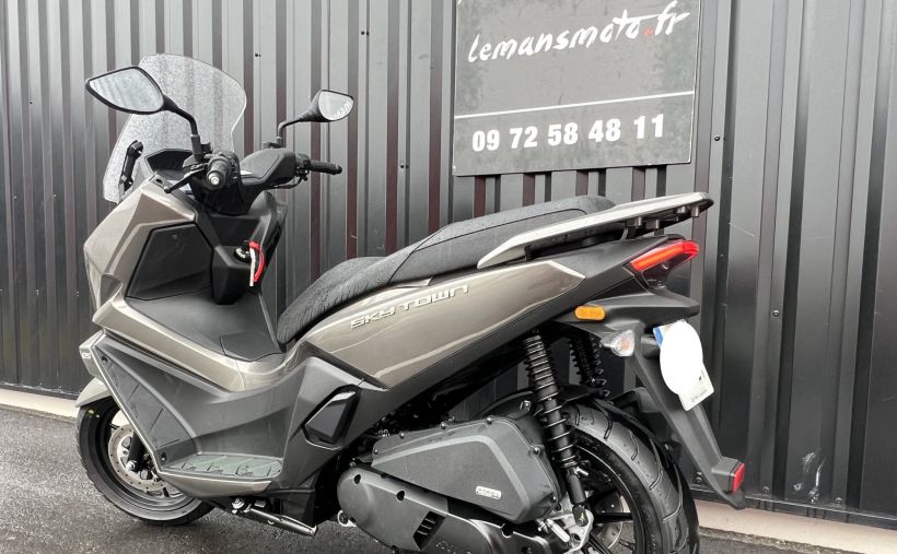 KYMCO SKYTOWN 4