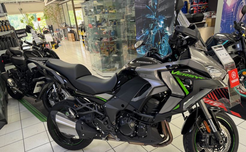 KAWASAKI VERSYS 1100 SE 0