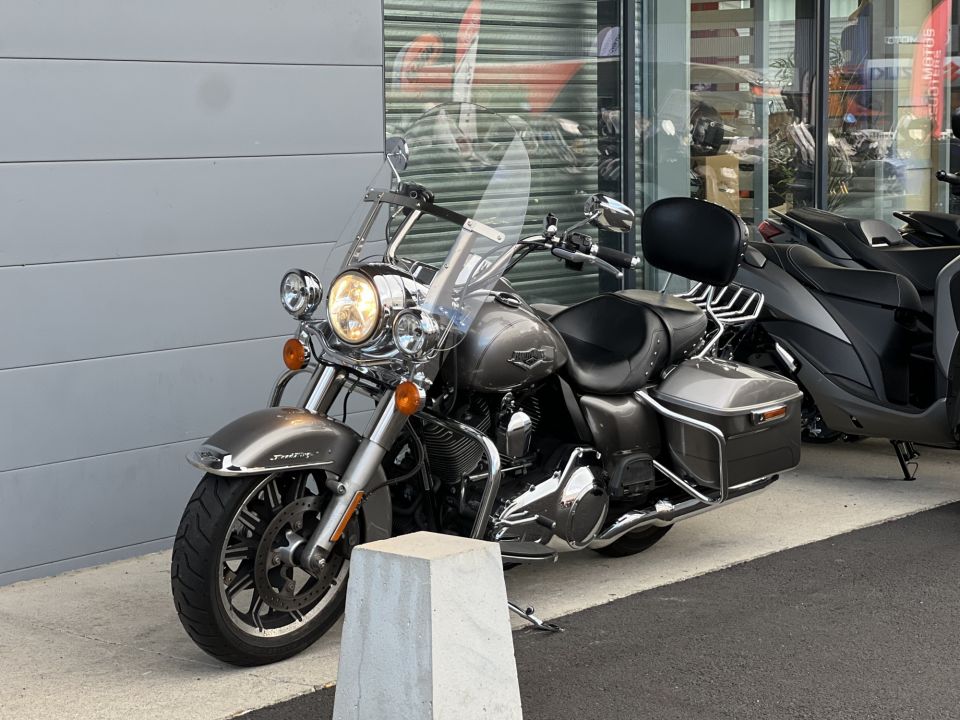 HARLEY-DAVIDSON TOURING ROAD KING 1690 4