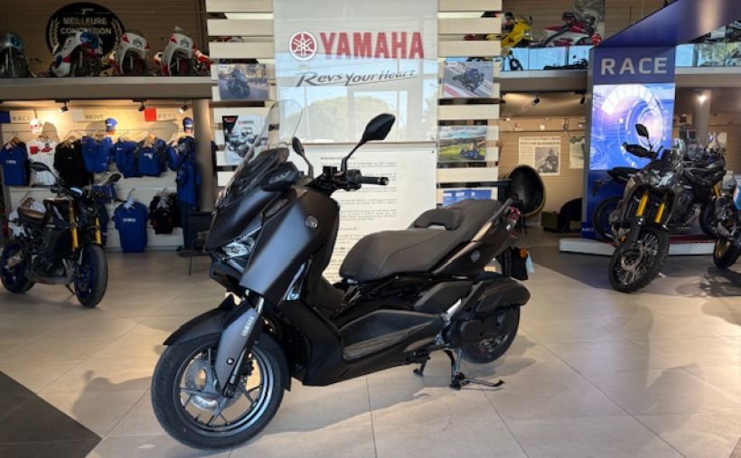 YAMAHA XMAX 125 TECH MAX + 2025 DE DIRECTION 85€/MOIS* FAIBLE KILOMETRAGE GTIE 08/2030 3