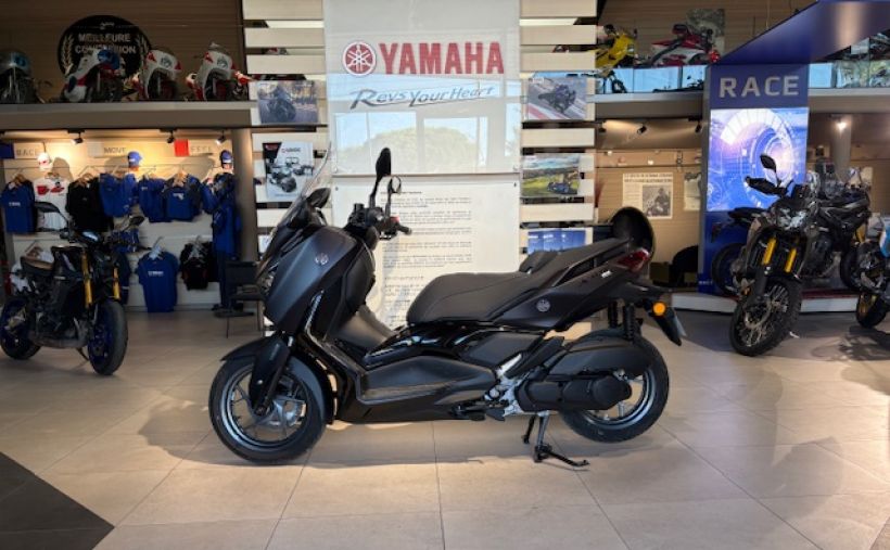 YAMAHA XMAX 125 TECH MAX + 2025 DE DIRECTION 85€/MOIS* FAIBLE KILOMETRAGE GTIE 08/2030 4