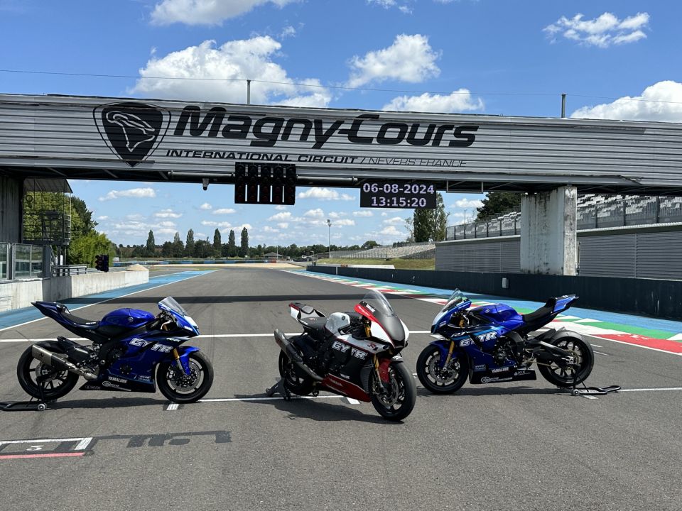 YAMAHA YZF 1000 R1 0