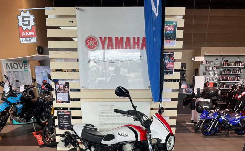 YAMAHA XSR 700 0